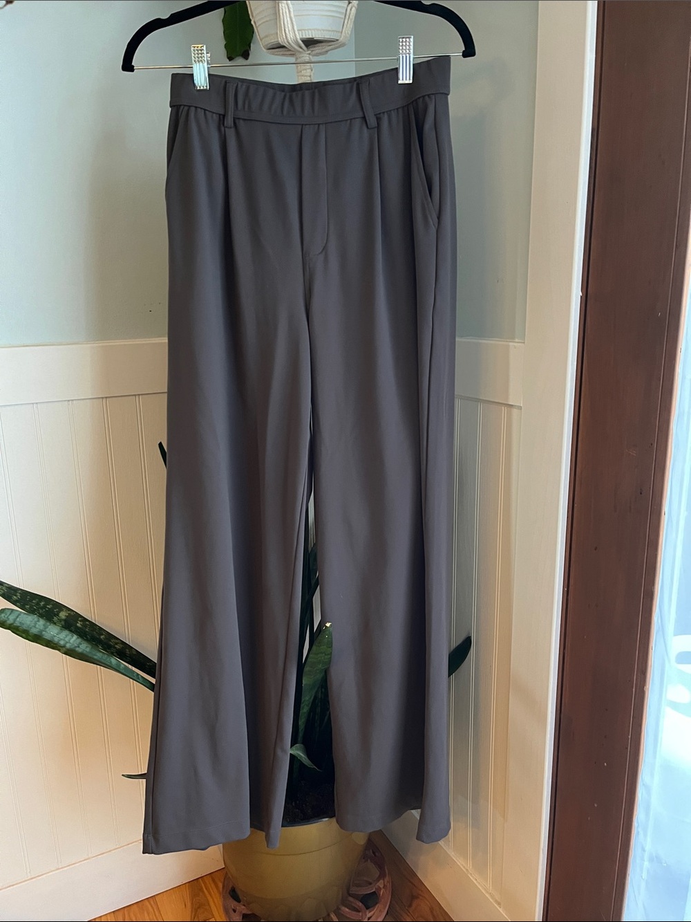 HALARA Women's Wide-Leg Trousers in Gray